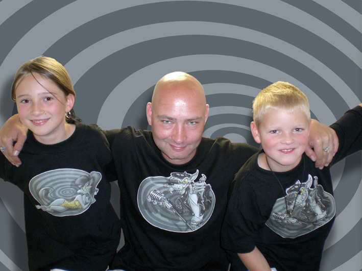 Rock'n'Roller tragen T-Shirts